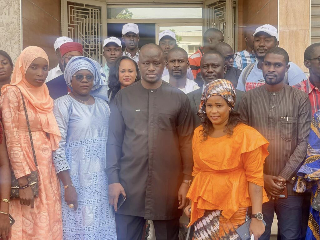 Remise de Matériels aux bénéficiaires du (PNPEJ/SN)